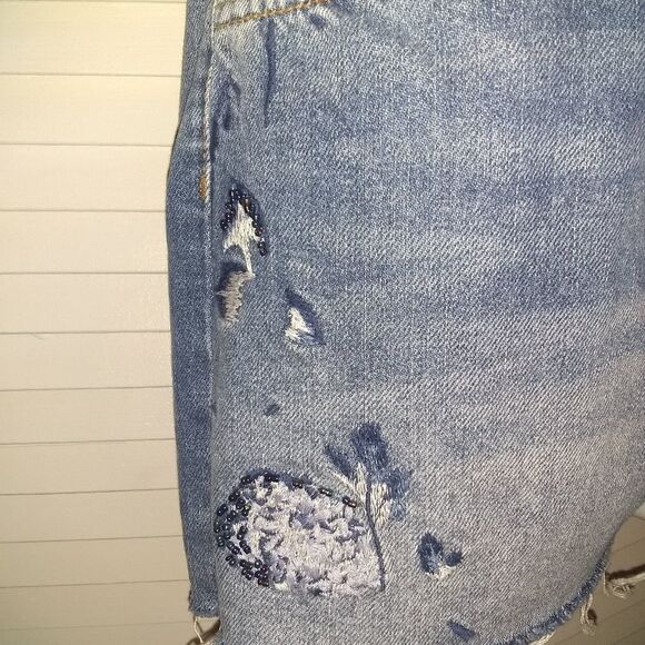 🎉🆕Zara Embroidered Butterfly Jean Shorts - Picture 7 of 9